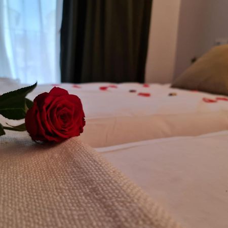 Hotel Camino De Las Estrellas Serranillos Екстериор снимка