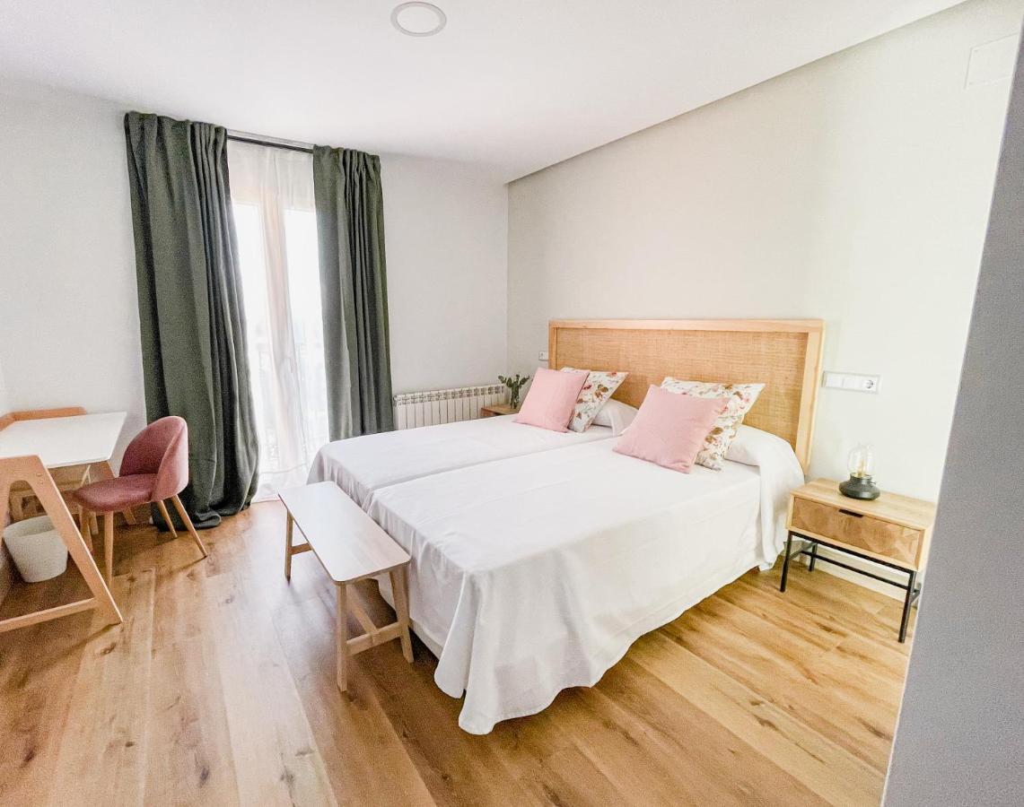 Hotel Camino De Las Estrellas Serranillos Екстериор снимка