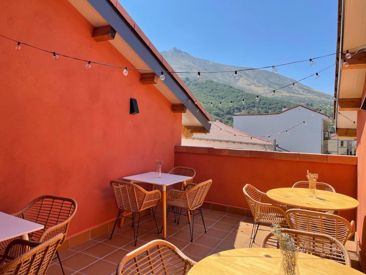 Hotel Camino De Las Estrellas Serranillos Екстериор снимка