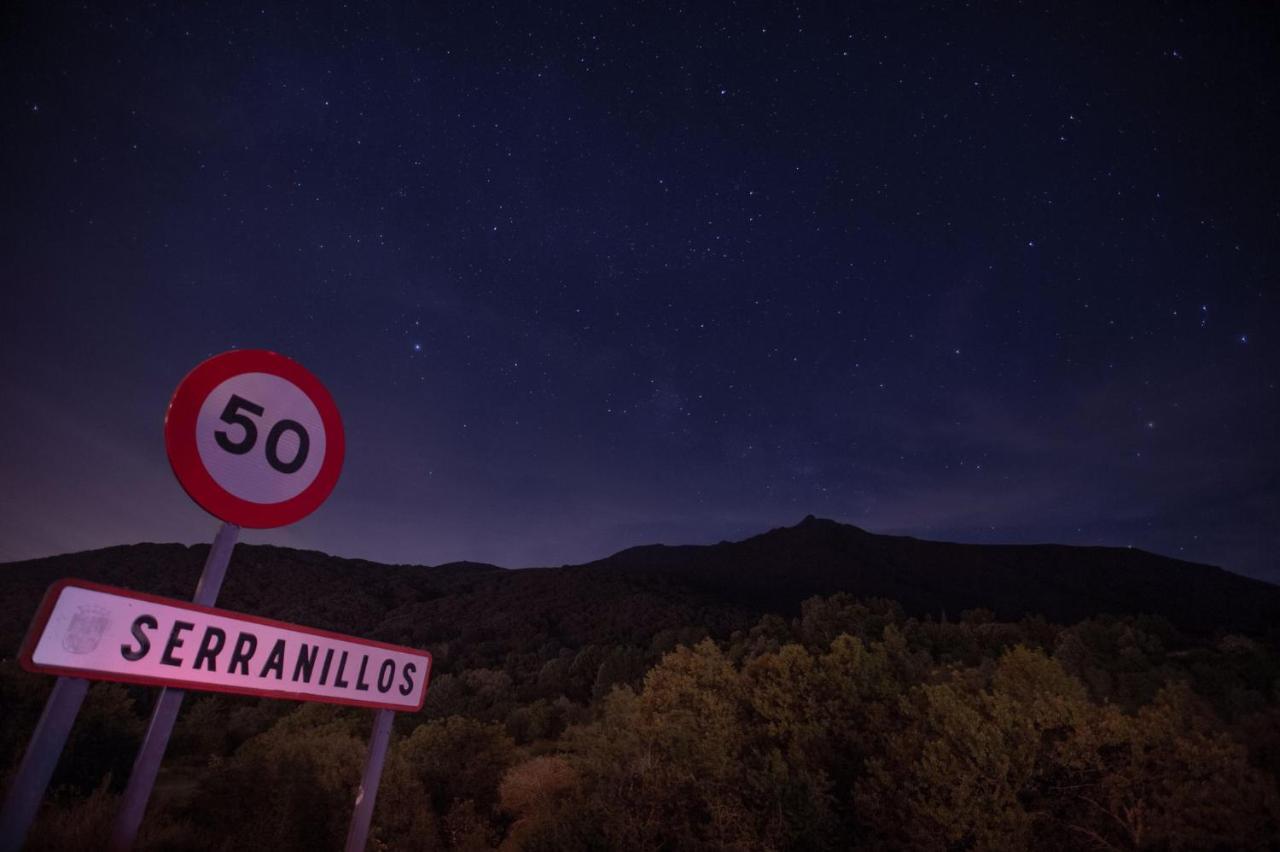Hotel Camino De Las Estrellas Serranillos Екстериор снимка