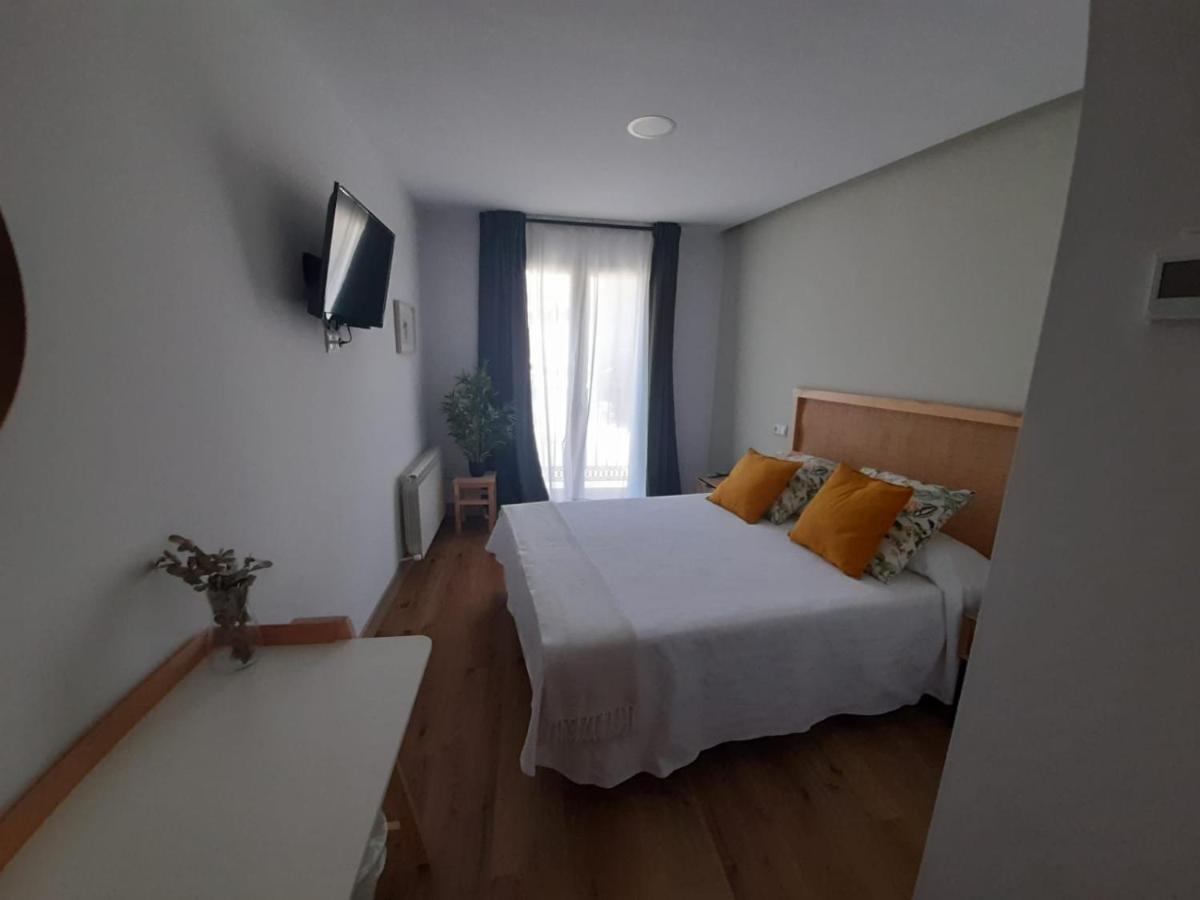 Hotel Camino De Las Estrellas Serranillos Екстериор снимка