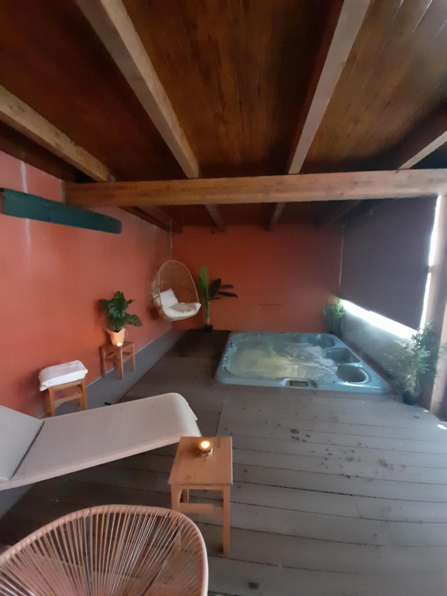 Hotel Camino De Las Estrellas Serranillos Екстериор снимка